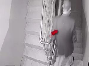Takım Elbiseli Hırsız Yakalandı
