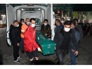 Katliam Kurbanı Kadınlar Yan Yana Toprağa Verildi