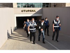 Aranan 64 kişi eş zamanlı çalışmayla yakalandı