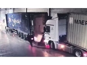 Üzerine Pamuk Balyası Düşen Şoför Hayatını Kaybetti