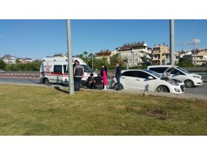 Çarptığı otomobili yoldan çıkarıp kaçtı, baba kız büyük korku yaşadı