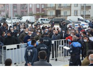 Pazarcı esnafı kura çekimine katılmayınca kuraları belediye ekipleri çekti
