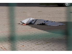 Annesinin Elinden Yakalamaya Çalıştığı Kız Çocuğu, 14. Kattan Düşerek Öldü