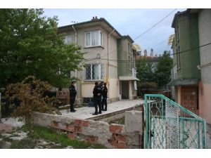 Yalnız Yaşayan 80 Yaşındaki Yaşlı Adam Evinde Ölü Bulundu