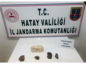 Uyuşturucuyu Poşetle Attılar, Jandarmaya Yakalandılar