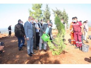 Manavgat’ta Bin ağaç dikildi, bin ağaç dağıtıldı