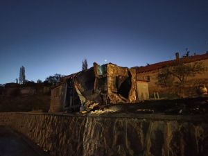 Ankara’da Yanan Kulübedeki Tüp Patladı: 1 Kişi Yaralandı, 24 Güvercin Telef Oldu