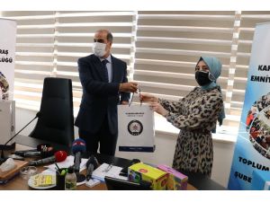 Polisten Köy Okuluna Kitap Desteği