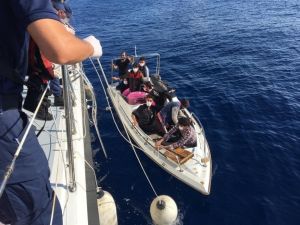 Mersin’de Teknede 13 Kaçak Göçmen Yakalandı