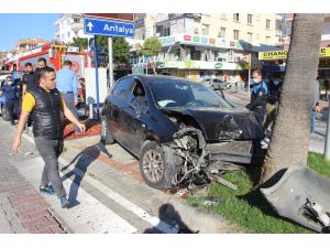 Alanya Kestelsporlu futbolcu kaza yaptı: 2 yaralı