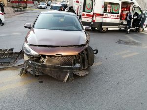 Başkentte Polis Arabası Kaza Yaptı: 3 Yaralı