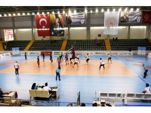 24 Kasım Öğretmenler Günü Voleybol Turnuvası Sona Erdi