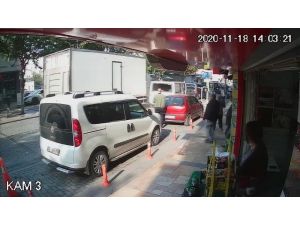 Sürücüsü Kriz Geçiren Kamyonet Işıklarda Bekleyen 3 Aracı Ezdi