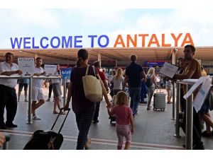 10 ayda ağırlanan 14 milyon ziyaretçinin 3 milyon 99 bini  Antalya’ya geldi