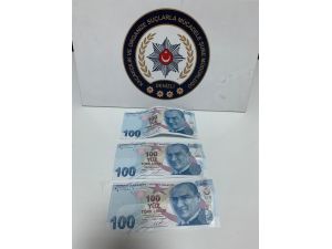 Polis Takibe Aldığı Şahsın Cebinden 300 Tl Sahte Para Çıktı