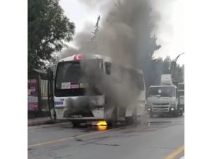 Seyir Halindeki Halk Otobüsü Yandı