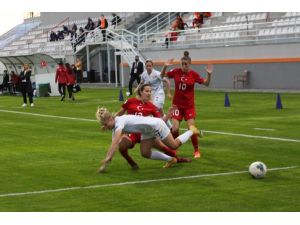 A Milli Kadın Futbol Takımı, Rusya’ya 2-1 Mağlup Oldu