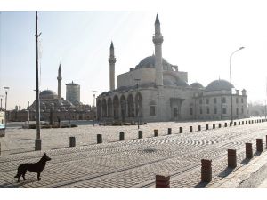 Konya’da Meydanlar Boş Kaldı