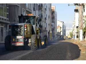 Muratpaşa’da tüm yollar yıl sonuna kadar yenilenecek