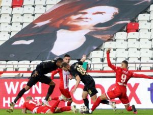 Süper Lig: Fraport Tav Antalyaspor: 1 - Mke Ankaragücü: 0 (Maç Sonucu)