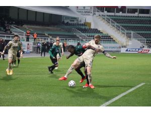 Süper Lig: Y. Denizlispor: 0 - Fenerbahçe: 2 (İlk Yarı)