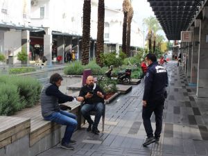 Büyükşehir zabıtasından Kemer’de denetim