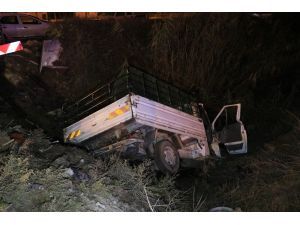 Kamyonet Drenaj Kanalına Düştü: 5 Yaralı