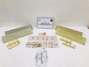 Limon Bahçesinde Kumar Oynarken Yakalandılar