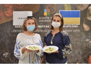 Alanya Hep’in mutfağına giren Ukraynalı öğrenciler, geleneksel yemeklerini yaptı