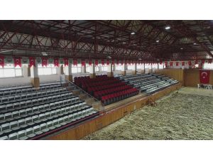 Gölbaşı Belediyesi, Cumhuriyet Kapalı Spor Salonu’nun Tadilat İşlemlerine Başladı