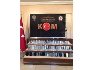 124 Adet Gümrük Kaçağı Telefon Ele Geçirildi