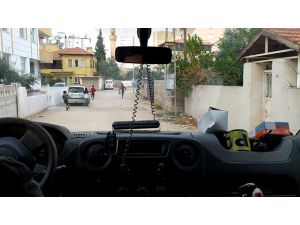 Kısıtlamada Polis Aracını Gören Çocuklar Böyle Kaçtı