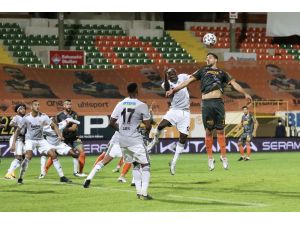 Süper Lig: Aytemiz Alanyaspor: 2 - Beşiktaş: 1 (Maç Sonucu)