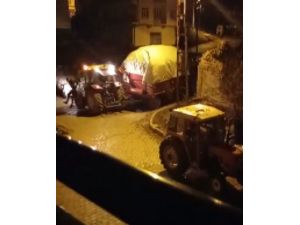 Kayan Traktörden Atlayarak Kurtuldu