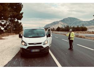 Burdur’da 128 Sürücüye Ceza Yazıldı, 27 Araç Trafikten Men Edildi