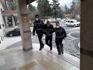 Akşehir’de 434 Şişe Kaçak İçki Ele Geçirildi