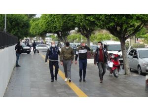 Polis yakalamaktan, hırsız motosiklet çalmaktan bıkmadı