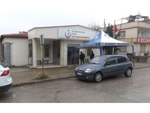 İçine Tükürdüğü Suyu Doktorun Üzerine Atan Covid-19 Şüphelisi Serbest Bırakıldı