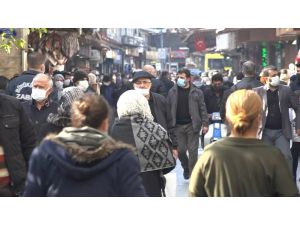 56 Saatlik Kısıtlamadan Saatler Öncesinde Caddeler İnsanlarla Doldu