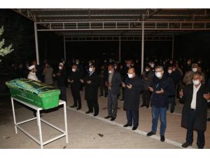Gaziantep’teki Hastane Yangınında Ölen Eski Belediye Başkanı Toprağa Verildi