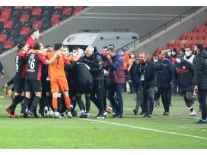 Süper Lig: Gaziantep Fk: 3 - Fenerbahçe: 1 (Maç Sonucu)