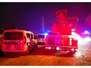 Trafik Cezası Yiyince Yarı Çıplak Yüksek Gerilim Hattına Çıktı