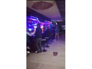 Pandemiyi Hiçe Sayıp Eğlendiler