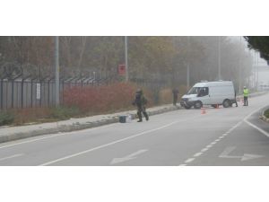 Isparta’da Askeri Kışla Önündeki Şüpheli İnşaat Takım Çantası Fünye İle Patlatıldı