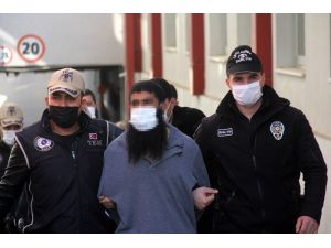 Türkiye’ye Kaçak Yollarla Giren 2 Deaş Üyesi Sınır Dışı Edildi