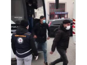 Konya’da Kaçak Göçmenler Ve Organizatör Polise Yakalandı