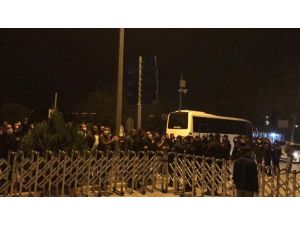 Adana’daki Rüşvet Soruşturmasında Şüpheliler Adliyeye Getirildi