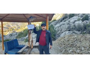 Kaçak geyik avcılarını ihbar eden muhtara, kafası kesilip derisi yüzülmüş dağ keçisi üzerinden tehdit