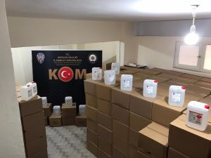Antalya’da 15,5 ton sahte içki yılbaşı öncesi piyasaya sürülmeden ele geçirildi
