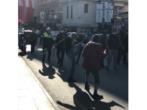 Maske Takmayan Şahıs Kimlik Soran Polise Bıçak Çekti